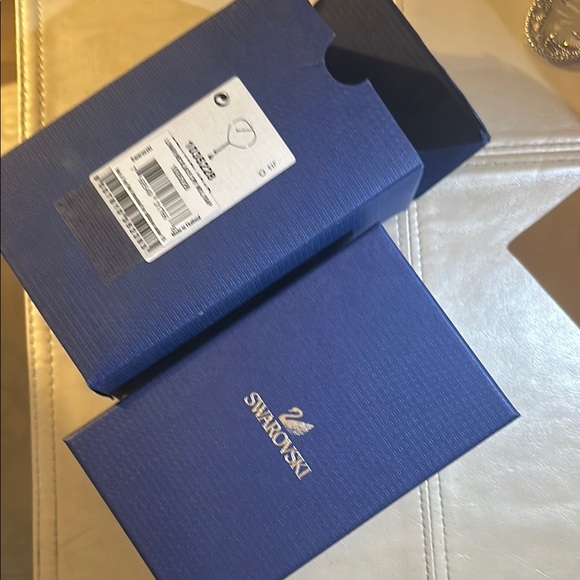 Swarovski Silver Necklace with Blue Crystal - Picture 2 of 4